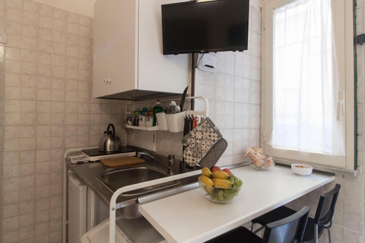 Olina Studio Apartment Наполи Екстериор снимка